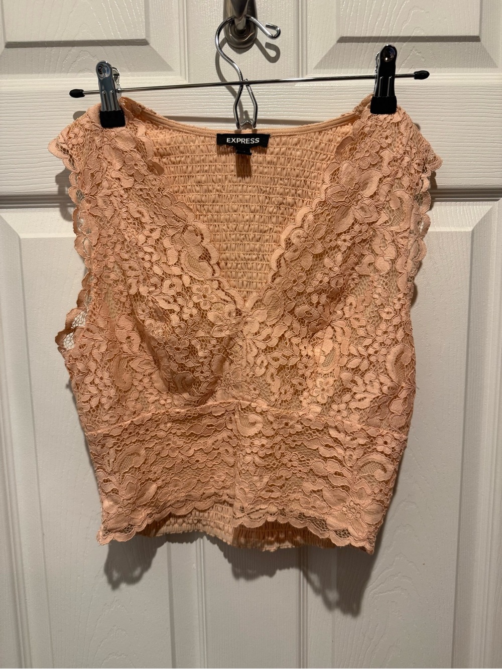 Express Peach Lace V-Neck Cropped Camisole
